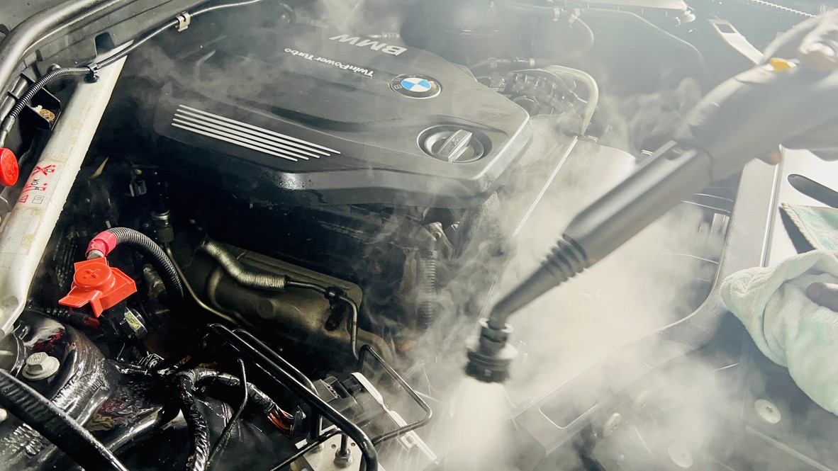 Nettoyage moteur vapeur BMW